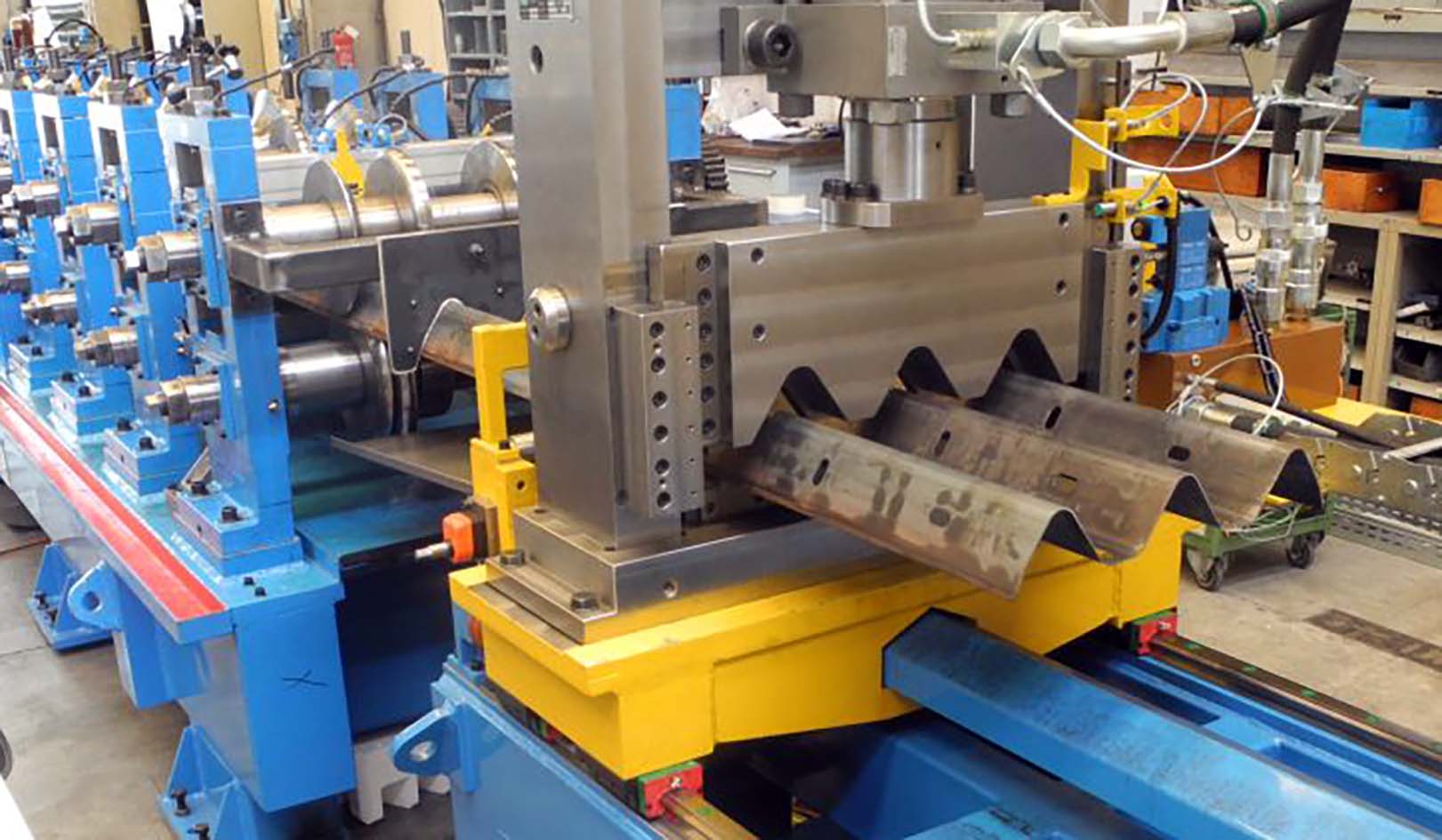 LINEA DI PROFILATURA PER GUARDRAILS